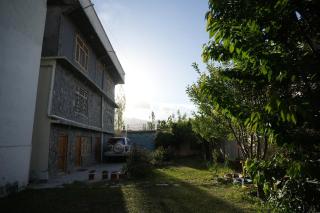 Maizban The host - 3
