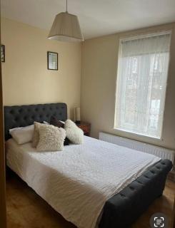 Queens Crescent - 8