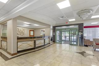 Best Western Plus Travel Hotel Toronto Airport - Toronto - 9