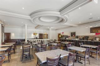 Best Western Plus Travel Hotel Toronto Airport - Toronto - 1