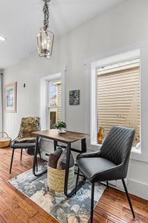 Stay On Bond 2bd 1bth Queen Beds Deck Vws - St. John's - 6