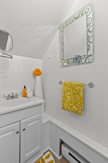 Bond St Flat 1bd 1bth Zen Garden Central - St. John's - 3