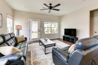 5 Mi to Auburn University Sleek Townhome with Patio - Opelika - 7