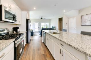 5 Mi to Auburn University Sleek Townhome with Patio - Opelika - 3
