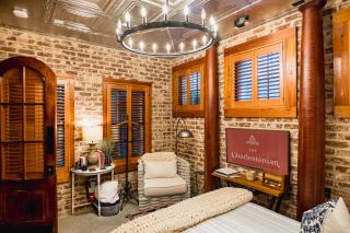 The Charlestonian - 4