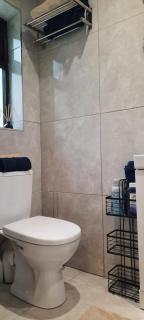 Private bedsit at Newcastle - Galway - 7