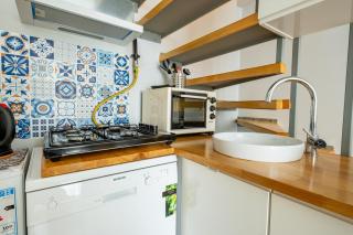 Entire Building with 2 Separate Apartments with Elevator and 5 Bathrooms - Istanbul - 8