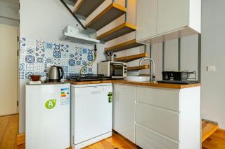 Entire Building with 2 Separate Apartments with Elevator and 5 Bathrooms - Istanbul - 2