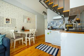 Entire Building with 2 Separate Apartments with Elevator and 5 Bathrooms - Istanbul - 1
