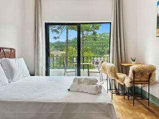 Shopping Center Fast WiFi Balcony Home Office - 8