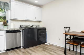 Spacious Family Getaway in the Foothills - Travelers Rest - 5