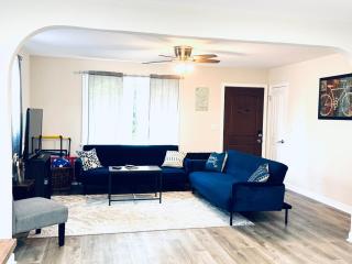 Spacious Family Getaway in the Foothills - Travelers Rest - 4