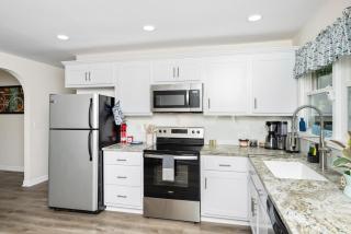 Spacious Family Getaway in the Foothills - Travelers Rest - 3