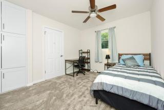 Spacious Family Getaway in the Foothills - Travelers Rest - 2