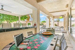 NEW Luxury All-Inclusive Estate - Walk to Coachella, Stagecoach Festivals, Heated Pool, Spa, Games - Indio - 2