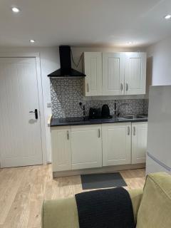 A Lovely and Cosy Studio Apartment - Navestock - 2