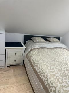 A Lovely and Cosy Studio Apartment - Navestock - 4