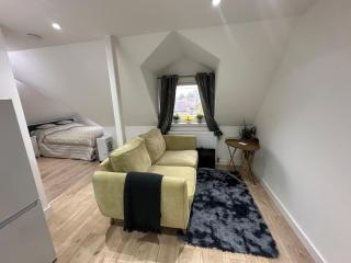 A Lovely and Cosy Studio Apartment - Navestock - 5