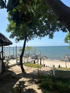 The Rocks Beach Bungalows - Kilindoni - 1