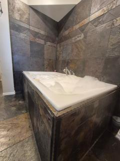 Central - 2 Pools BBQ Jacuzzi Bath - 6