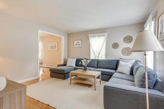 Walk to Downtown Wakefield Haven Near Beaches - South Kingstown - 7