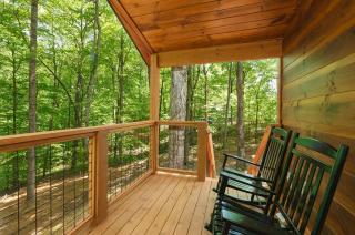 Romantic 1BR Cabin, Hot Tub, Easy Access & Wi-Fi - 7