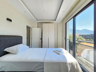 Luxury Villa with Forest View in Yesiluzumlu - Fethiye - 2