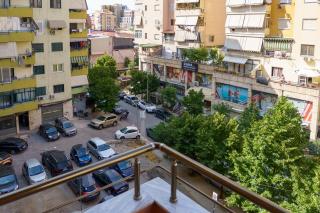 Cozy Flat at Komuna e Parisit - Tirana - 4