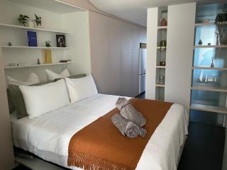Stylish Central Lake View Apartment - free parking - Canberra - 8