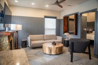 Black Prong Resort - 9