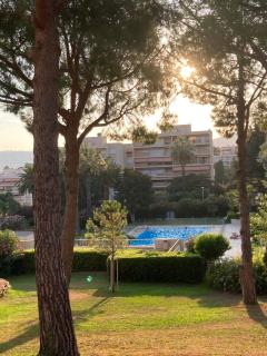 A 5 minutes du centre de Juan les pins et de la mer ! Appartement dans résidence avec piscine et terrain de tennis - Antibes - 0