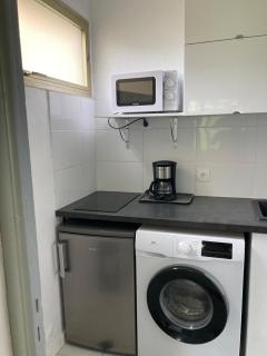 A 5 minutes du centre de Juan les pins et de la mer ! Appartement dans résidence avec piscine et terrain de tennis - Antibes - 3