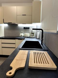 Her Luxury Apartment - 3