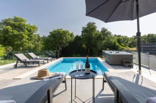 Villa LULU with heated pool, sauna & hot tub - Labin - 8