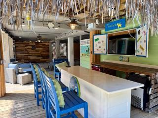 2nd Row 5 Bed 3 and one half Bath Pet Friendly Ocean View Beach House - 9