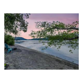 Youbou Lakefront Getaway Relax And Unwind - Youbou - 1