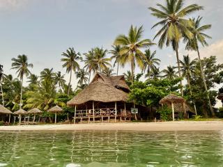 Whale Beach Bungalows and Tents - Kilindoni - 5