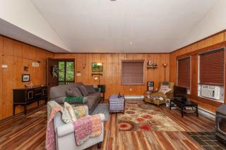 Private w Screened Porch Deck & Pet-Friendly - 1