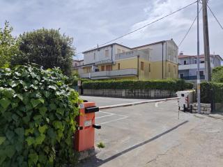 R35 - Appartamento al centro con posto auto - 0