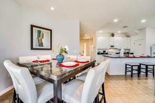 NearTheParks - 5BR Family Villa with Saltwater Pool near Disney - Davenport - 3