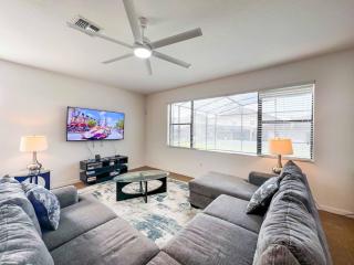 NearTheParks - 5BR Family Villa with Saltwater Pool near Disney - 1