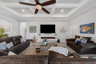 Regal Island Retreat - 5