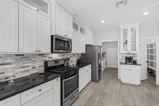 Regal Island Retreat - Flour Bluff - 1