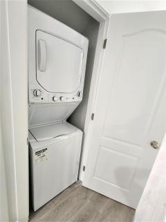 Gorgeous Two Bedroom Suite in a Quiet, Picturesque Neighborhood! - 5
