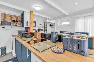 Garden Room With Parking By My Getaways - Lancing - 9