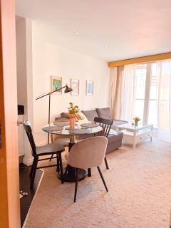 Family Stay London with Balcony in Battersea Power Station - Londra - 0