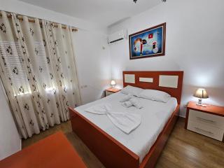 Bral Plepa - Two-Bedroom Apartment Beachfront - Durrës - 0