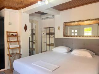 My Home Hotel Room - Tirana - 3