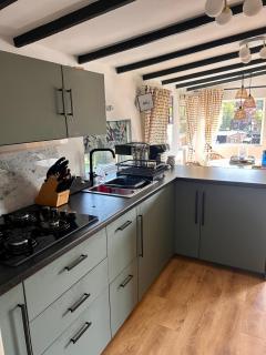 Robins' Rest - 22 Caer Beris Luxury Lodge Park NEW Sleeps 6 Riverside Reteat - Builth Wells - 8
