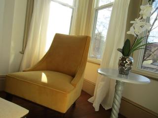 The View DC Elegant King Bed Parking Privacy - Washington - 7